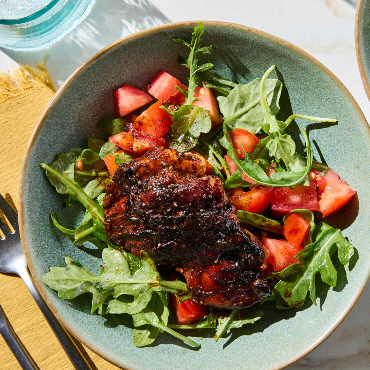 EW-Balsamic-Chicken-Thighs-with-Veggies-Beauty-21127_preview_maxWidth_4000_maxHeight_4000_ppi_300_quality_100-53d2087f3d964cf4879de33373d983f9