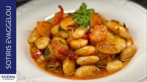 Oven-baked giant beans (gigantes)