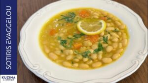 Lemon bean soup (fasolada)